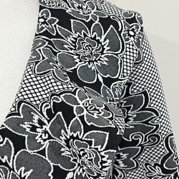 Nygard Black & White Floral Two-Button Jacket Women's Size 14P - Picture 3 of 6